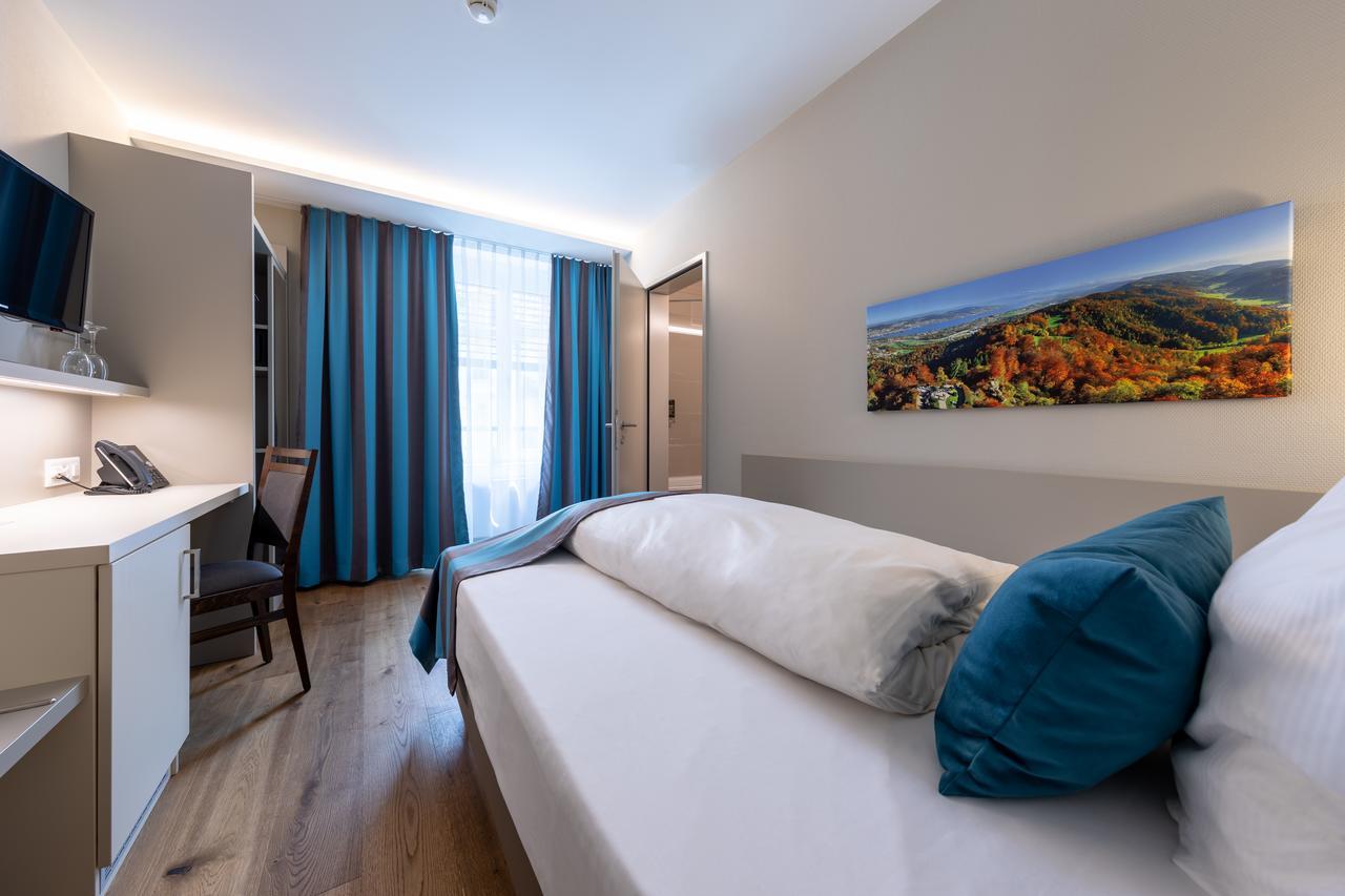Standard Single Room,661484085:JPEG
